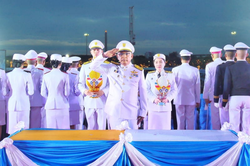 ร่วมริ้วขบวนอัญเชิญเครื่องราชสักการะ และร่วมพิธีจุดเทียนถวายพระพรชัยมงคล สมเด็จพระนางเจ้าสิริกิติ์ พระบรมราชินีนาถ ในรัชกาลที่ 9