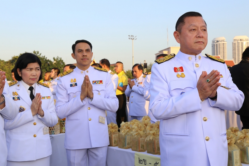 สตง.ร่วมพิธีทำบุญตักบาตรบำเพ็ญกุศลอุทิศถวายพระราชกุศลฯ 5 ธันวาคม 2561
