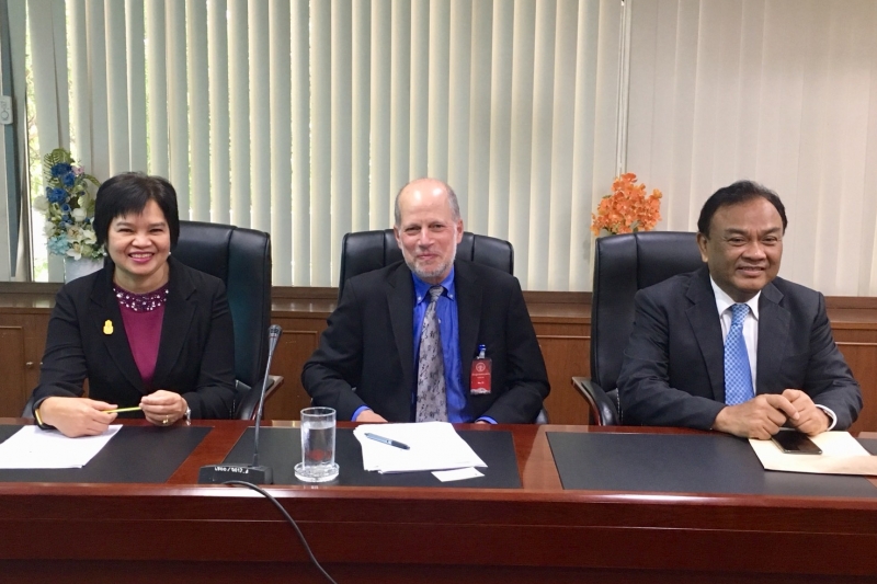 มหาวิทยาลัยชิคาโก เคนท์ เข้าเยี่ยมคารวะผู้ว่าการตรวจเงินแผ่นดิน