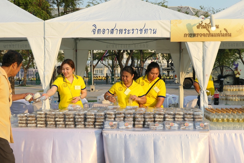 สตง.ร่วมกิจกรรมบริการอาหารและเครื่องดื่มให้กับประชาชน 5 ธันวาคม 2561