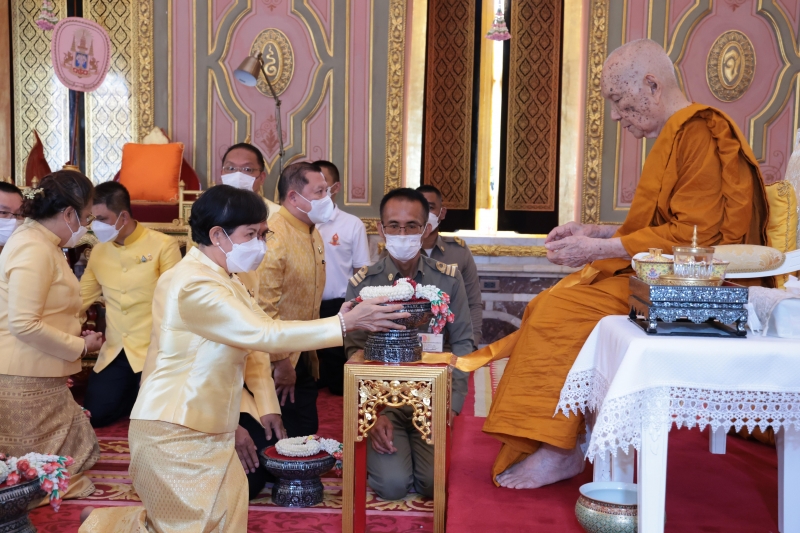 เนื่องในศุภมงคลสมัยที่ทรงเจริญพระชนมายุครบ 8 รอบ 