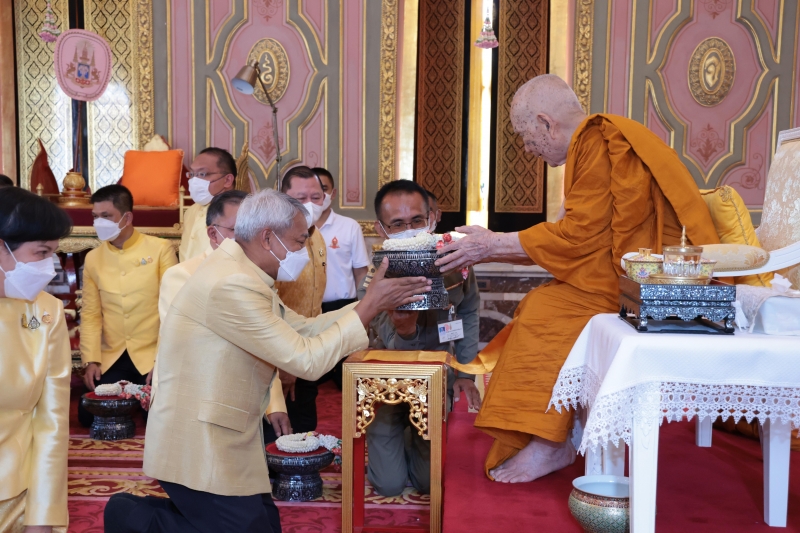 เนื่องในศุภมงคลสมัยที่ทรงเจริญพระชนมายุครบ 8 รอบ 