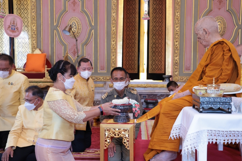 เนื่องในศุภมงคลสมัยที่ทรงเจริญพระชนมายุครบ 8 รอบ 