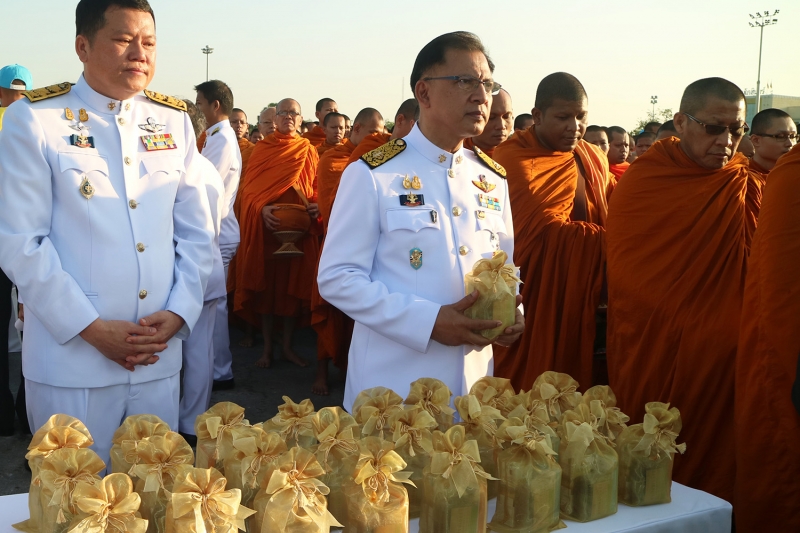 สตง.ร่วมพิธีทำบุญตักบาตรบำเพ็ญกุศลอุทิศถวายพระราชกุศลฯ 5 ธันวาคม 2561
