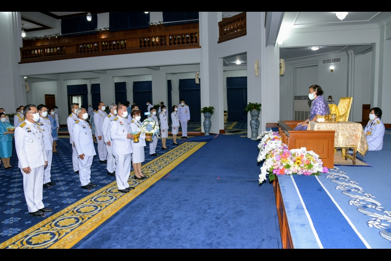 พระบาทสมเด็จพระเจ้าอยู่หัว ทรงพระกรุณาโปรดเกล้าฯ ให้ คตง. ผตง. และผู้บริหารระดับสูงของ สตง. เข้าเฝ้า