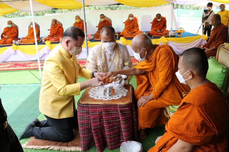 พิธีวางศิลาฤกษ์อาคารที่ทำการสำนักตรวจเงินแผ่นดินจังหวัดสุรินทร์ พร้อมอาคารชุดพักอาศัยและสิ่งก่อสร้างประกอบ