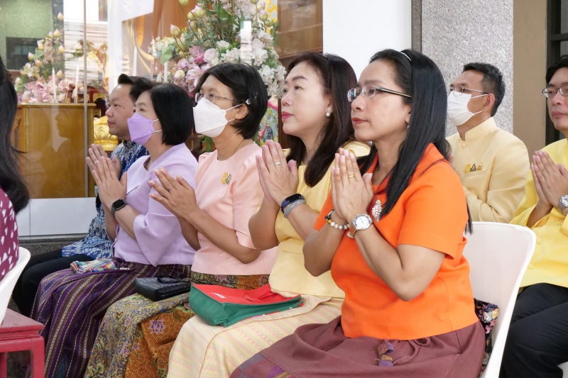 พิธีเจริญพระพุทธมนต์และทำบุญตักบาตร คณะสงฆ์ จำนวน 9 รูป
