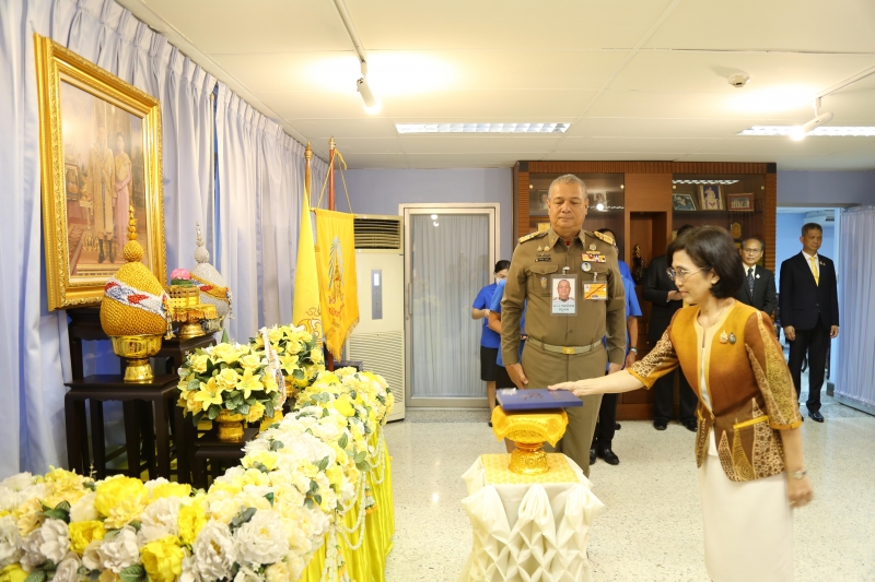 มอบเงินสมทบทุนเพื่อการศึกษาสงเคราะห์