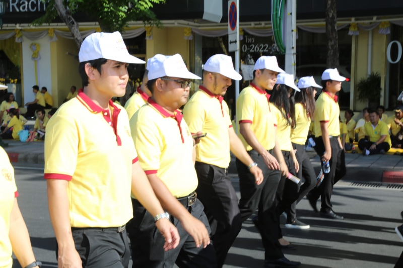 สตง.ร่วมเดินริ้วขบวนอัญเชิญเครื่องราชสักการะและร่วมพิธีจุดเทียนถวายพระพรชัยมงคลเนื่องในโอกาสวันเฉลิมพระชนมพรรษาพระบาทสมเด็จพระเจ