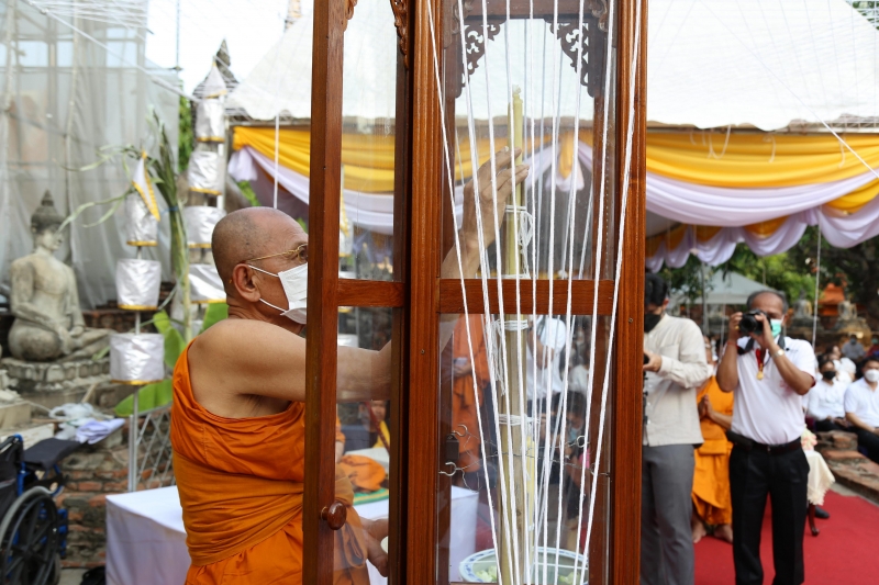 พิธีอธิษฐานจิตมวลสาร แผ่นจาร และแผ่นดวงชะตา 