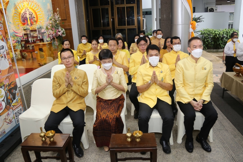 ทำบุญตักบาตร