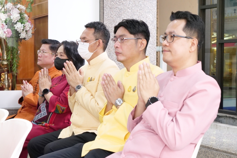 พิธีเจริญพระพุทธมนต์และทำบุญตักบาตร คณะสงฆ์ จำนวน 9 รูป