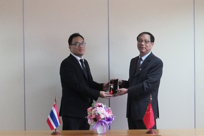 คณะผู้แทนมหาวิทยาลัยตรวจสอบหนานจิง เยี่ยมคารวะ ปตง. ผตง. และคณะผู้บริหาร สตง.