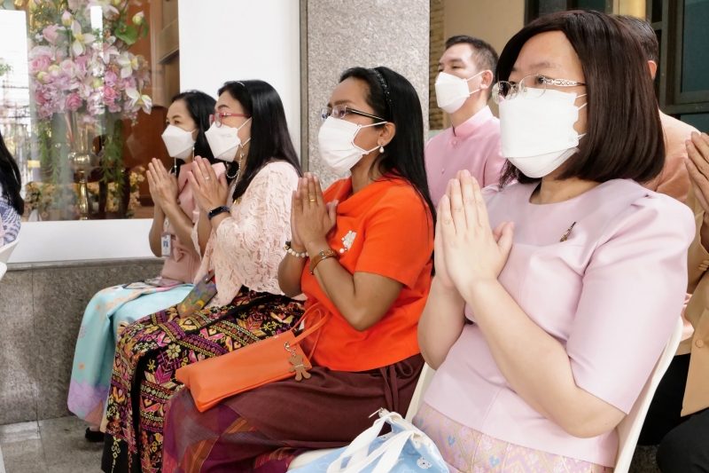 พิธีทำบุญตักบาตรข้าวสารอาหารแห้ง