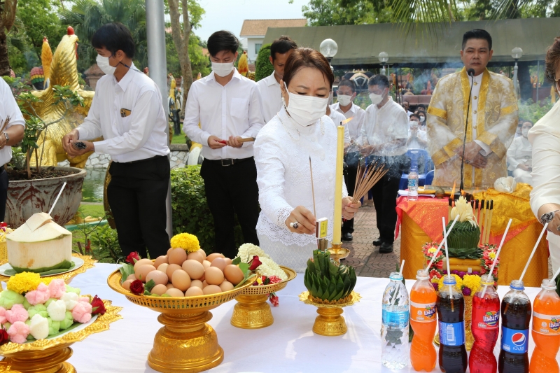 พิธีบวงสรวงดวงพระวิญญาณสมเด็จพระนเรศวรมหาราช ณ บริเวณวิหารสมเด็จพระนเรศวร วัดใหญ่ชัยมงคล จังหวัดพระนครศรีอยุธยา