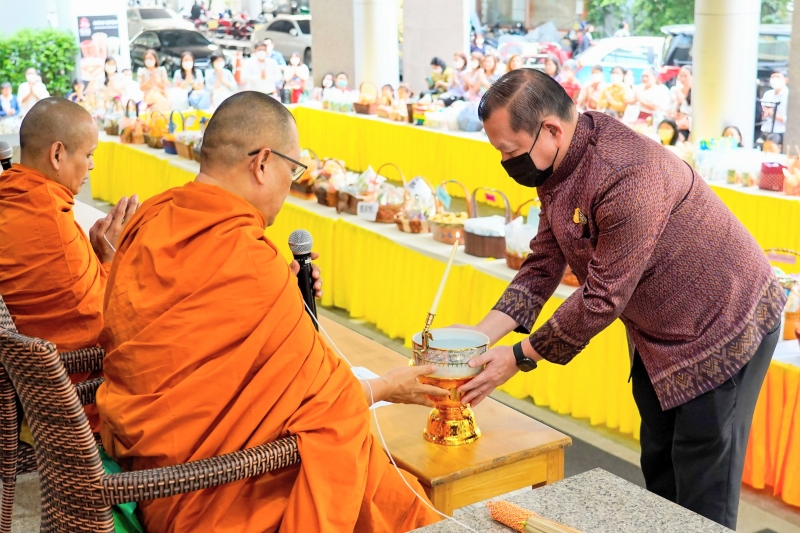 พิธีเจริญพระพุทธมนต์และทำบุญตักบาตร คณะสงฆ์ จำนวน 9 รูป