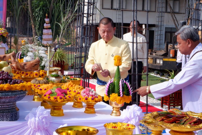 พิธีวางศิลาฤกษ์อาคารที่ทำการและอาคารชุดพักอาศัย สำนักตรวจเงินแผ่นดินจังหวัดสกลนคร 
