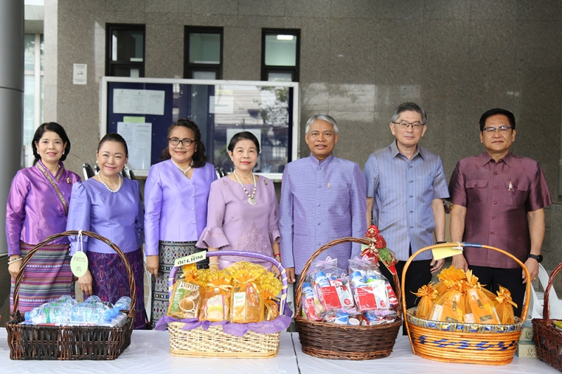 พิธีทำบุญตักบาตรข้าวสารอาหารแห้ง เดือนเมษายน 2562