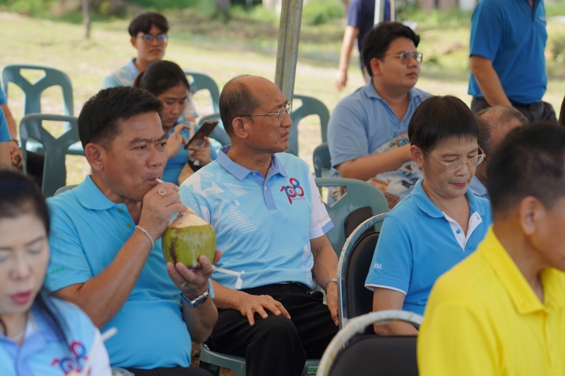 ร่วมทำบุญตักบาตรข้าวสารอาหารแห้ง