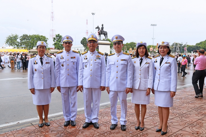 พิธีทำบุญตักบาตร พิธีถวายบังคมและวางพวงมาลา เนื่องในวันปิยมหาราช พุทธศักราช 2561