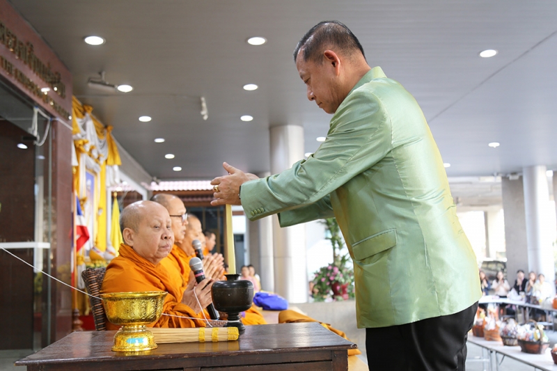 พิธีทำบุญตักบาตรข้าวสารอาหารแห้ง เดือนมีนาคม 2562