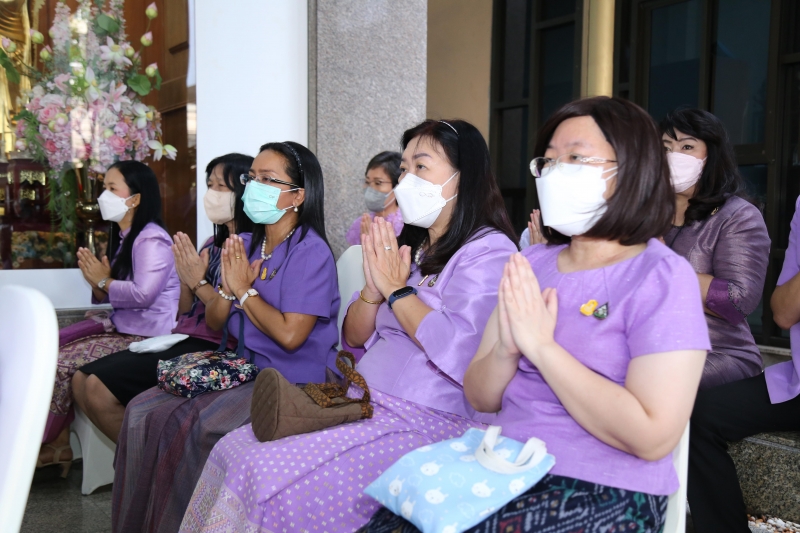 พิธีทำบุญตักบาตรข้าวสารอาหารแห้ง คณะสงฆ์จากวัดเทพธิดารามวรวิหาร