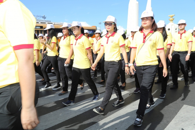 สตง.ร่วมเดินริ้วขบวนอัญเชิญเครื่องราชสักการะและร่วมพิธีจุดเทียนถวายพระพรชัยมงคลเนื่องในโอกาสวันเฉลิมพระชนมพรรษาพระบาทสมเด็จพระเจ