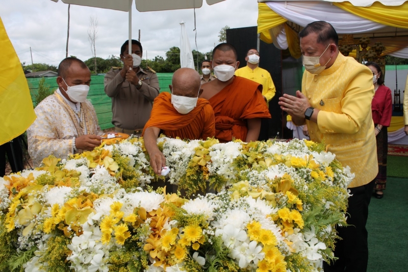 พิธีวางศิลาฤกษ์อาคารที่ทำการสำนักตรวจเงินแผ่นดินจังหวัดสุรินทร์ พร้อมอาคารชุดพักอาศัยและสิ่งก่อสร้างประกอบ
