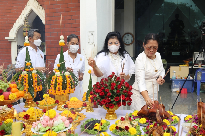 พิธีบวงสรวงดวงพระวิญญาณสมเด็จพระนเรศวรมหาราช ณ บริเวณวิหารสมเด็จพระนเรศวร วัดใหญ่ชัยมงคล จังหวัดพระนครศรีอยุธยา