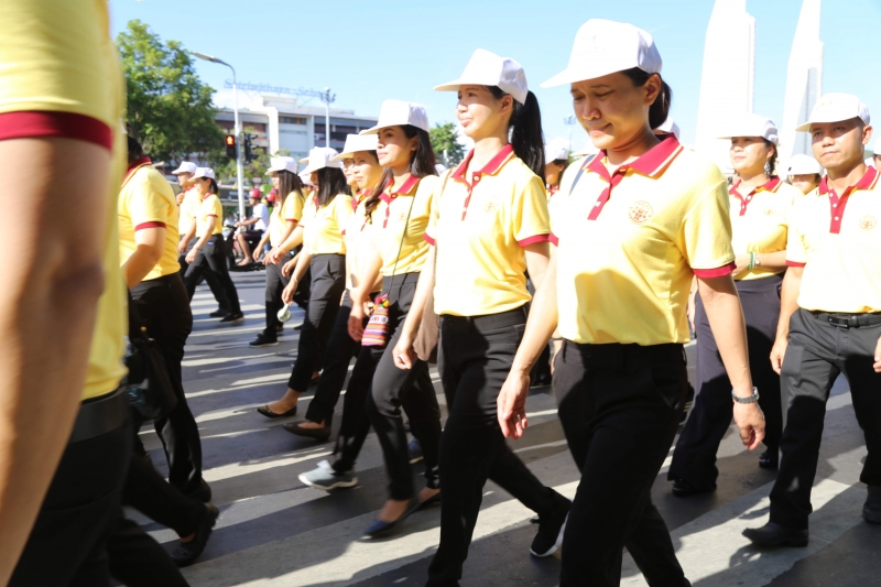 สตง.ร่วมเดินริ้วขบวนอัญเชิญเครื่องราชสักการะและร่วมพิธีจุดเทียนถวายพระพรชัยมงคลเนื่องในโอกาสวันเฉลิมพระชนมพรรษาพระบาทสมเด็จพระเจ