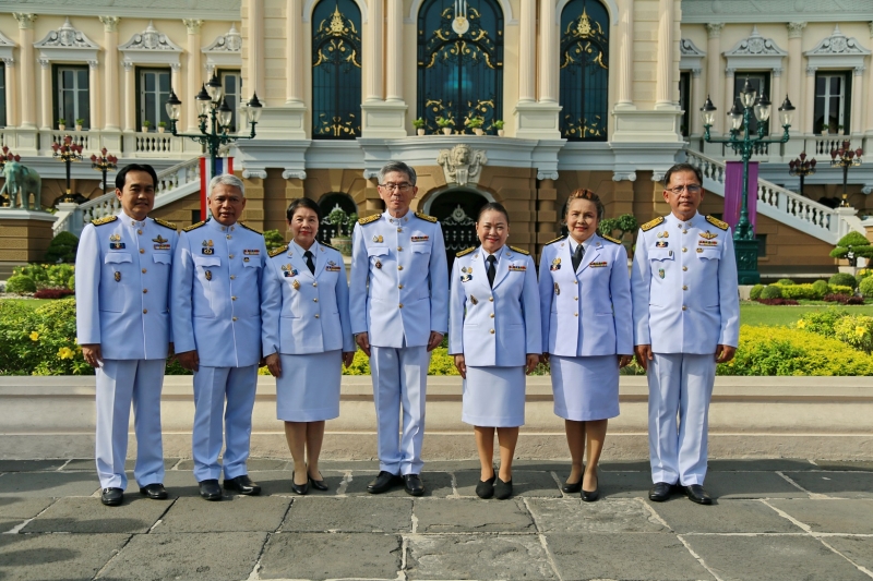 พิธีทำบุญตักบาตรและพิธีลงนามถวายพระพร  เนื่องในโอกาสวันเฉลิมพระชนมพรรษา สมเด็จพระนางเจ้าฯ พระบรมราชินี
