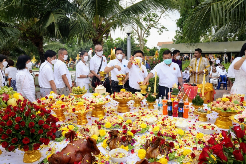 พิธีบวงสรวงดวงพระวิญญาณสมเด็จพระนเรศวรมหาราช ณ บริเวณวิหารสมเด็จพระนเรศวร วัดใหญ่ชัยมงคล จังหวัดพระนครศรีอยุธยา