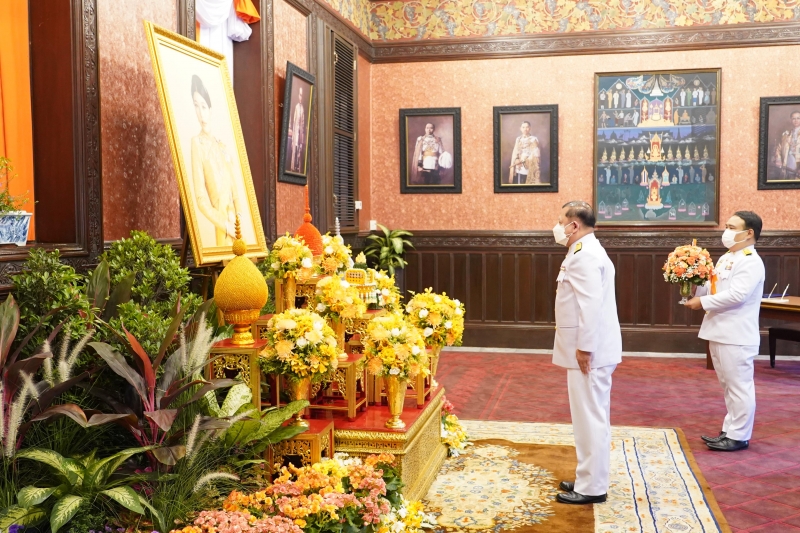 2566-01-08 สำนักงานการตรวจเงินแผ่นดินถวายแจกันดอกไม้และลงนามถวายพระพรชัยมงคลสมเด็จพระเจ้าลูกเธอ เจ้าฟ้าสิริวัณณวรี นารีรัตนราชกั