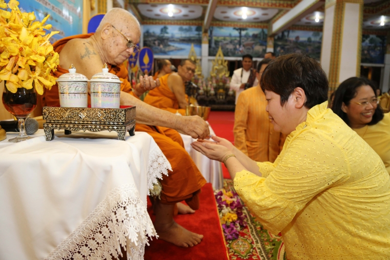 พิธีเจริญพระพุทธมนต์สมโภชผ้าพระกฐินพระราชทาน ประจำปี 2562 โดย สำนักงานการตรวจเงินแผ่นดิน ณ วัดหนองแวง พระอารามหลวง ตำบลในเมือง