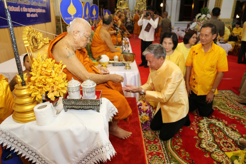 พิธีเจริญพระพุทธมนต์สมโภชผ้าพระกฐินพระราชทาน ประจำปี 2562 โดย สำนักงานการตรวจเงินแผ่นดิน ณ วัดหนองแวง พระอารามหลวง ตำบลในเมือง