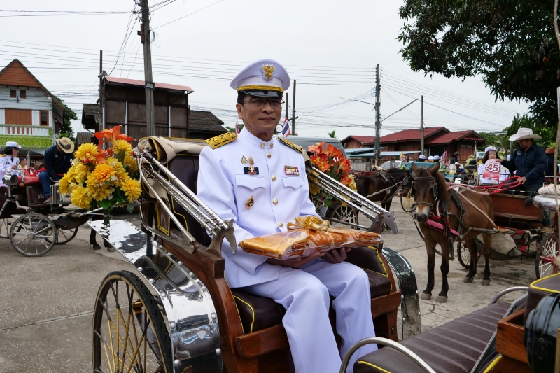 พิธีสวดพระพุทธมนต์และทำบุญตักบาตร