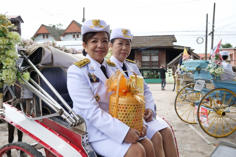 พิธีสวดพระพุทธมนต์และทำบุญตักบาตร