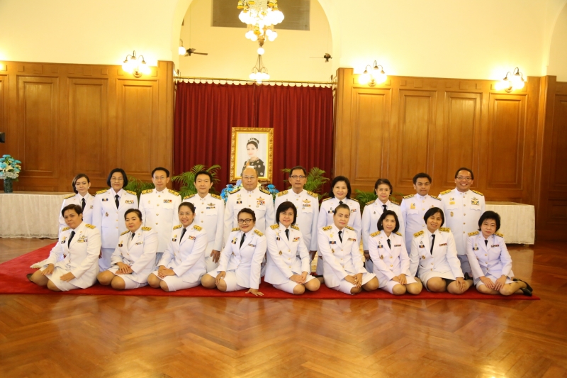 ลงนามถวายพระพรสมเด็จพระนางเจ้าสิริกิติ์ พระบรมราชินีนาถ