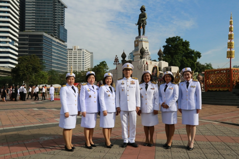 ร่วมวางพวงมาลาเนื่องในโอกาสวันคล้ายวันสวรรคต ร.6