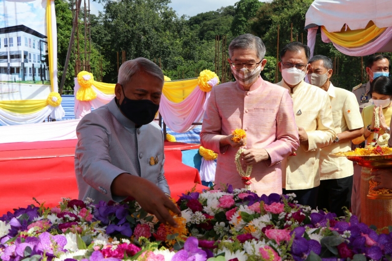 พิธีวางศิลาฤกษ์อาคารที่ทำการและอาคารชุดพักอาศัย สำนักตรวจเงินแผ่นดินจังหวัดนครนายก