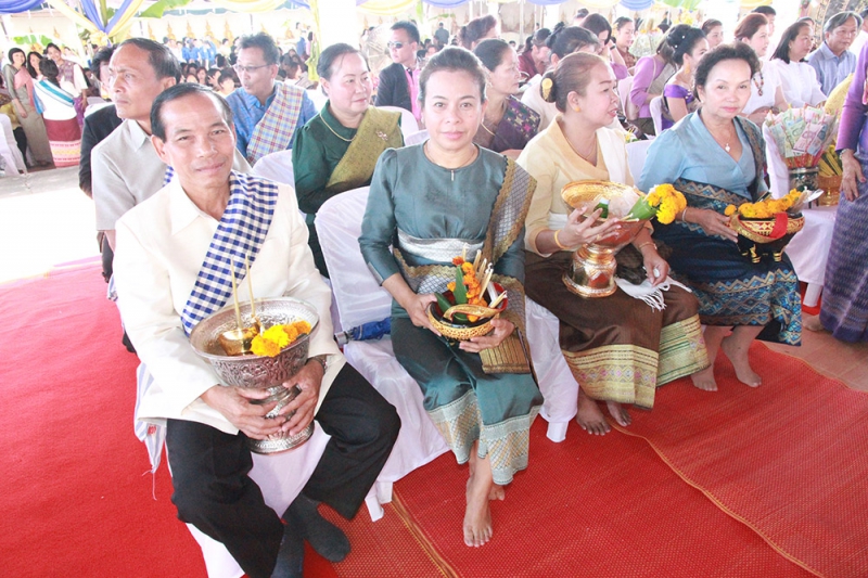 พิธีถวายผ้าไตรพระราชทาน 