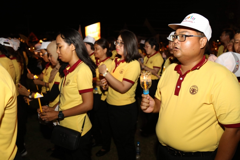 สตง.ร่วมเดินริ้วขบวนอัญเชิญเครื่องราชสักการะและร่วมพิธีจุดเทียนถวายพระพรชัยมงคลเนื่องในโอกาสวันเฉลิมพระชนมพรรษาพระบาทสมเด็จพระเจ