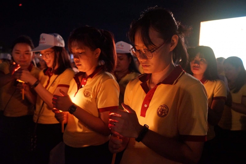 สตง.ร่วมเดินริ้วขบวนอัญเชิญเครื่องราชสักการะและร่วมพิธีจุดเทียนถวายพระพรชัยมงคลเนื่องในโอกาสวันเฉลิมพระชนมพรรษาพระบาทสมเด็จพระเจ