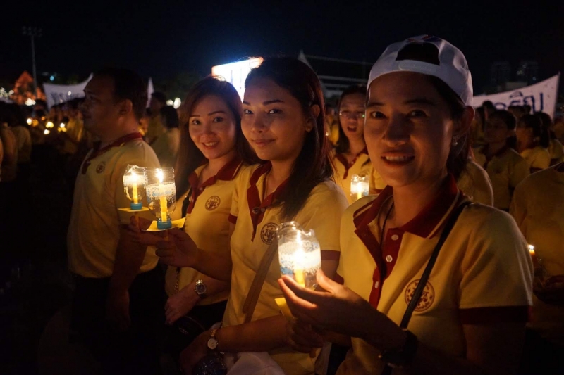 สตง.ร่วมเดินริ้วขบวนอัญเชิญเครื่องราชสักการะและร่วมพิธีจุดเทียนถวายพระพรชัยมงคลเนื่องในโอกาสวันเฉลิมพระชนมพรรษาพระบาทสมเด็จพระเจ