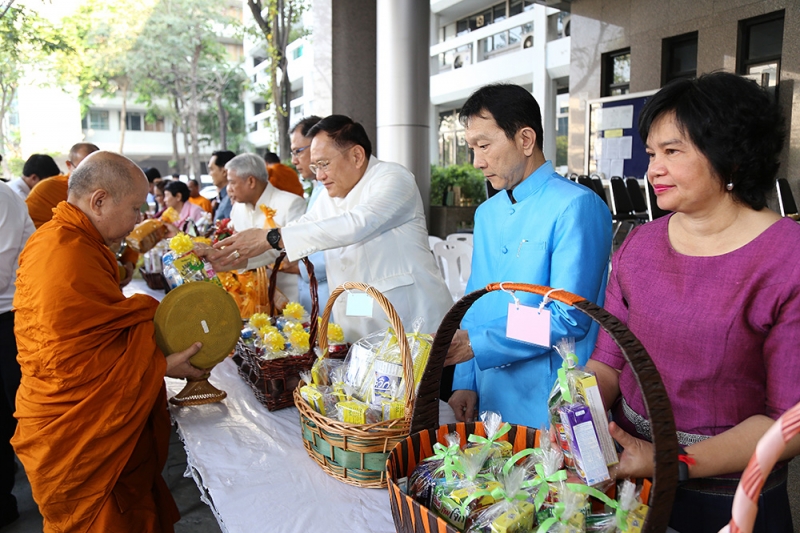 พิธีทำบุญตักบาตรข้าวสารอาหารแห้ง เดือนมีนาคม 2562