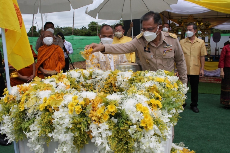พิธีวางศิลาฤกษ์อาคารที่ทำการสำนักตรวจเงินแผ่นดินจังหวัดสุรินทร์ พร้อมอาคารชุดพักอาศัยและสิ่งก่อสร้างประกอบ