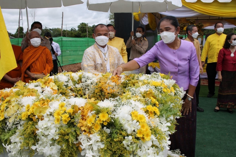 พิธีวางศิลาฤกษ์อาคารที่ทำการสำนักตรวจเงินแผ่นดินจังหวัดสุรินทร์ พร้อมอาคารชุดพักอาศัยและสิ่งก่อสร้างประกอบ