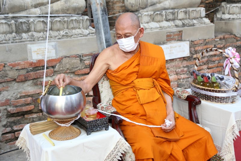 พิธีอธิษฐานจิตมวลสาร แผ่นจาร และแผ่นดวงชะตา 