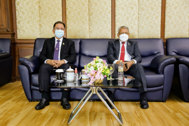 พิธีเปิดโครงการสัมมนาทางวิชาการ เรื่อง “ภารกิจถูกต้องโปร่งใส รอบรู้วินัยการเงินการคลัง” ผ่านระบบออนไลน์ (Online) แบบถ่ายทอดสด (L