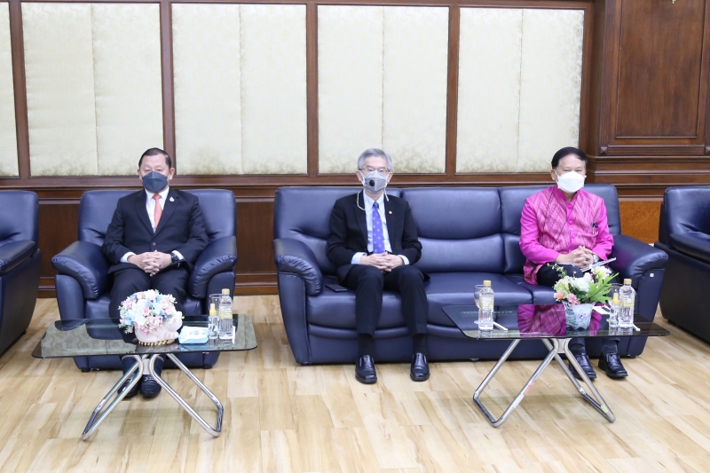 พิธีเปิดโครงการสัมมนาทางวิชาการ เรื่อง “การตรวจเงินแผ่นดินตามกฎหมายวินัยการเงินการคลังของรัฐ” ผ่านระบบออนไลน์ (Online) แบบถ่ายทอ